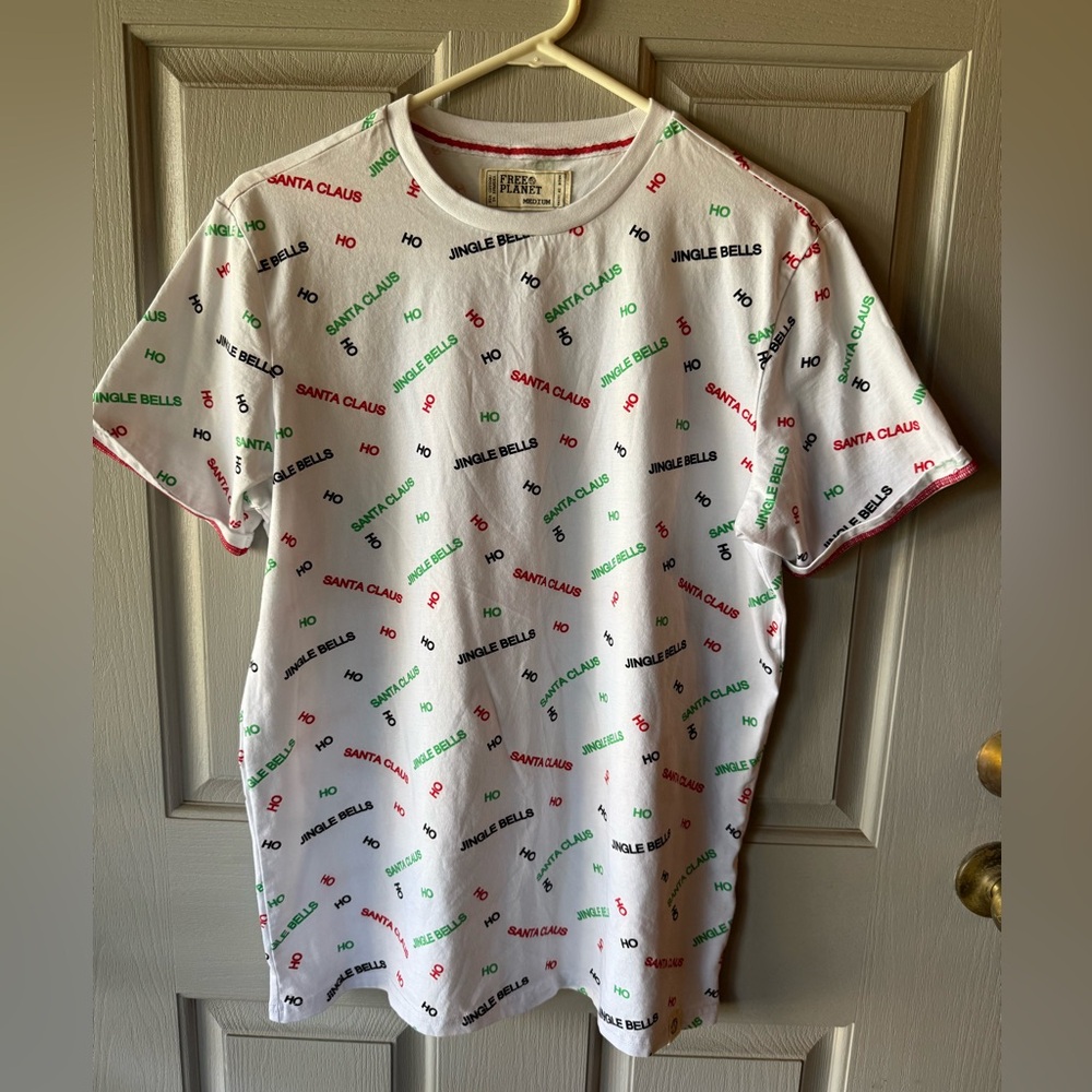 Free Planet White Christmas Print Men's Tee